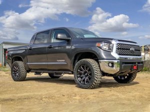 Toyota Tundra 1.75" Leveling Kit by Rough Counrty - 2WD/ 4WD (2007 - 2020) Toyota Tundra 1.75" Leveling Kit by Rough Counrty - 2WD/ 4WD (2007 - 2020)